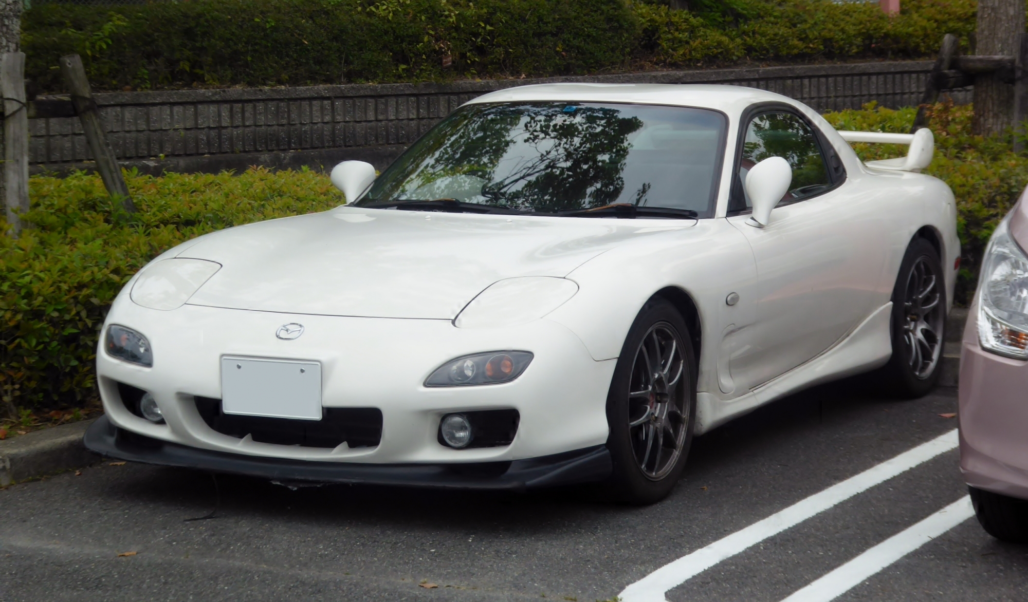 Tuned_Mazda_RX-7_Type_RB_(GF-FD3S)_front.jpg