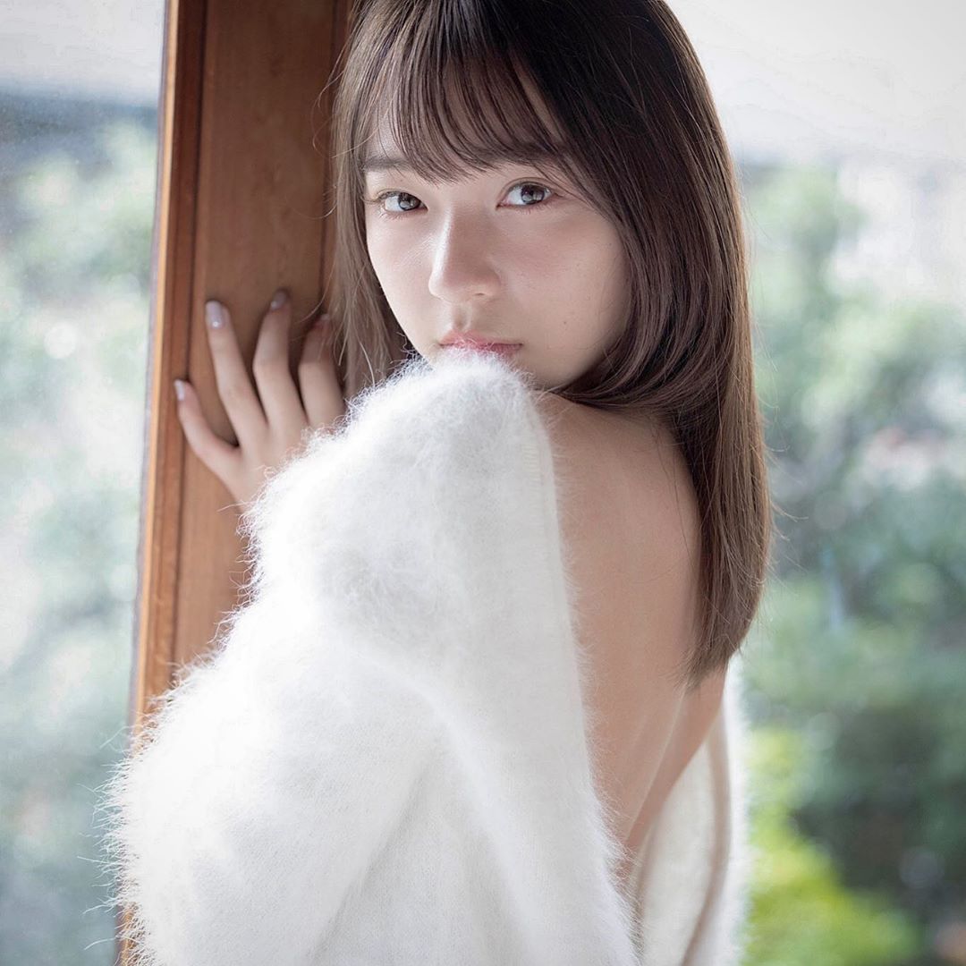 滿出來初戀感！鄰家系女孩「塩川莉世」清新氣質空靈脫俗　讓人突然好想談戀愛