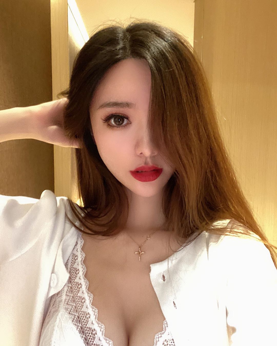 最近牙齒有點疼 Jisa - 美女圖 -