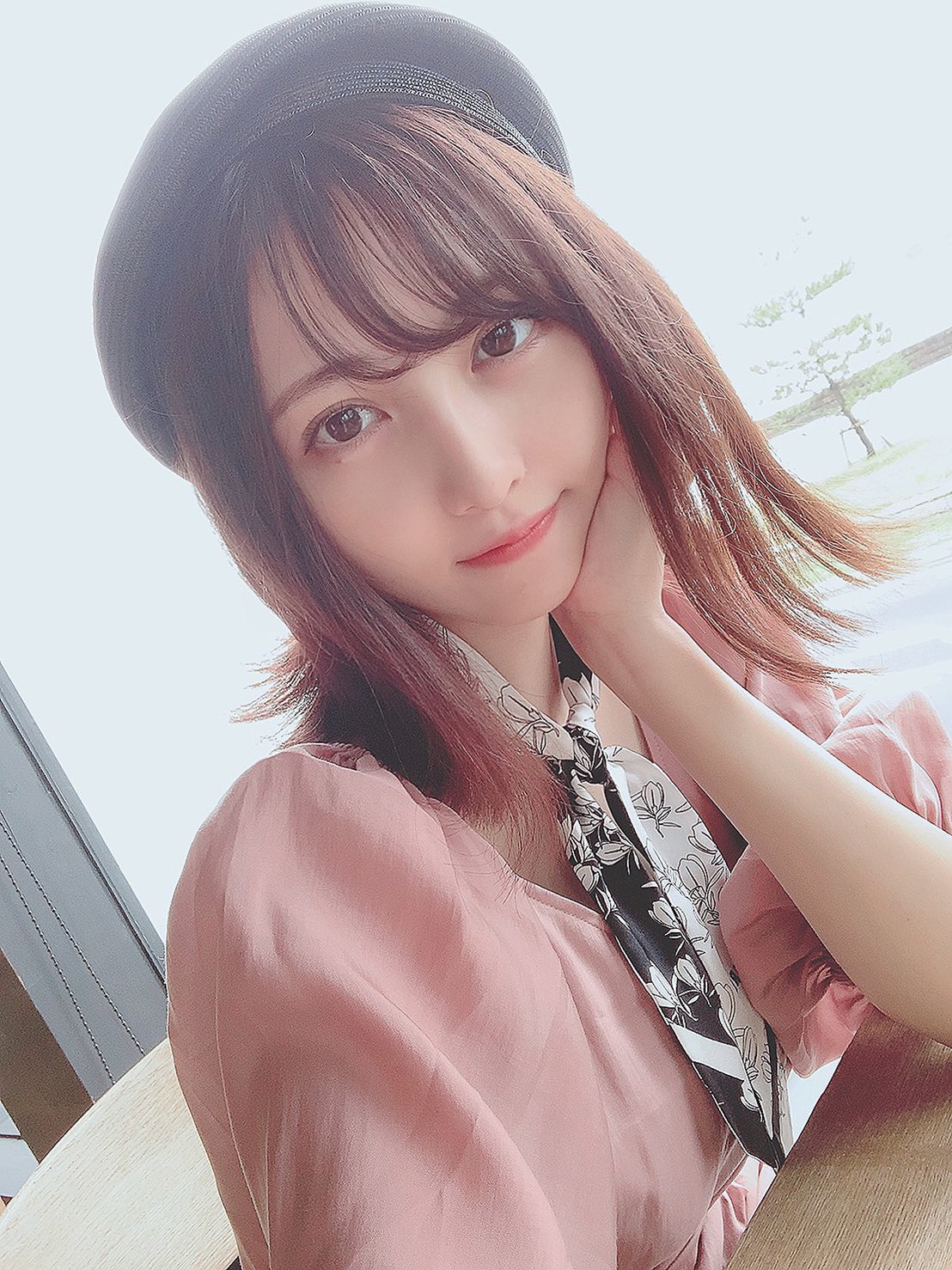 隔屏聞奶香!大胸嫩膚妹《辻りりさ》穿著大膽意外是個小說評論家?! - 亞洲美女 -