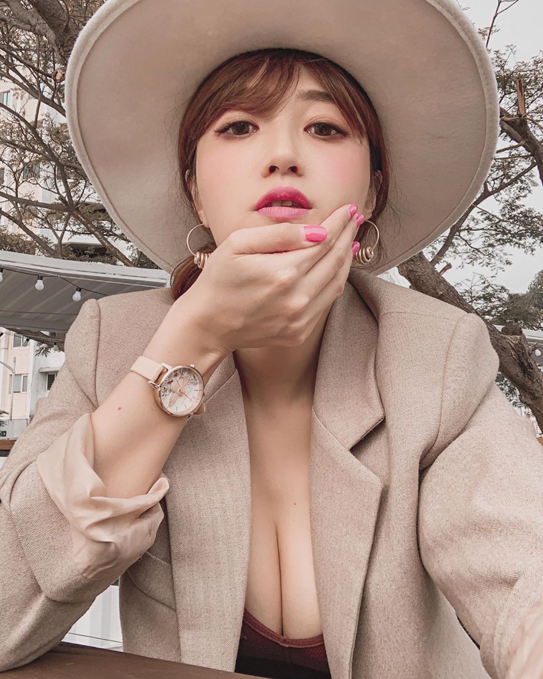 穿什麼都藏不住的美乳~長榮空姐Marie Chao - 素人正妹 -