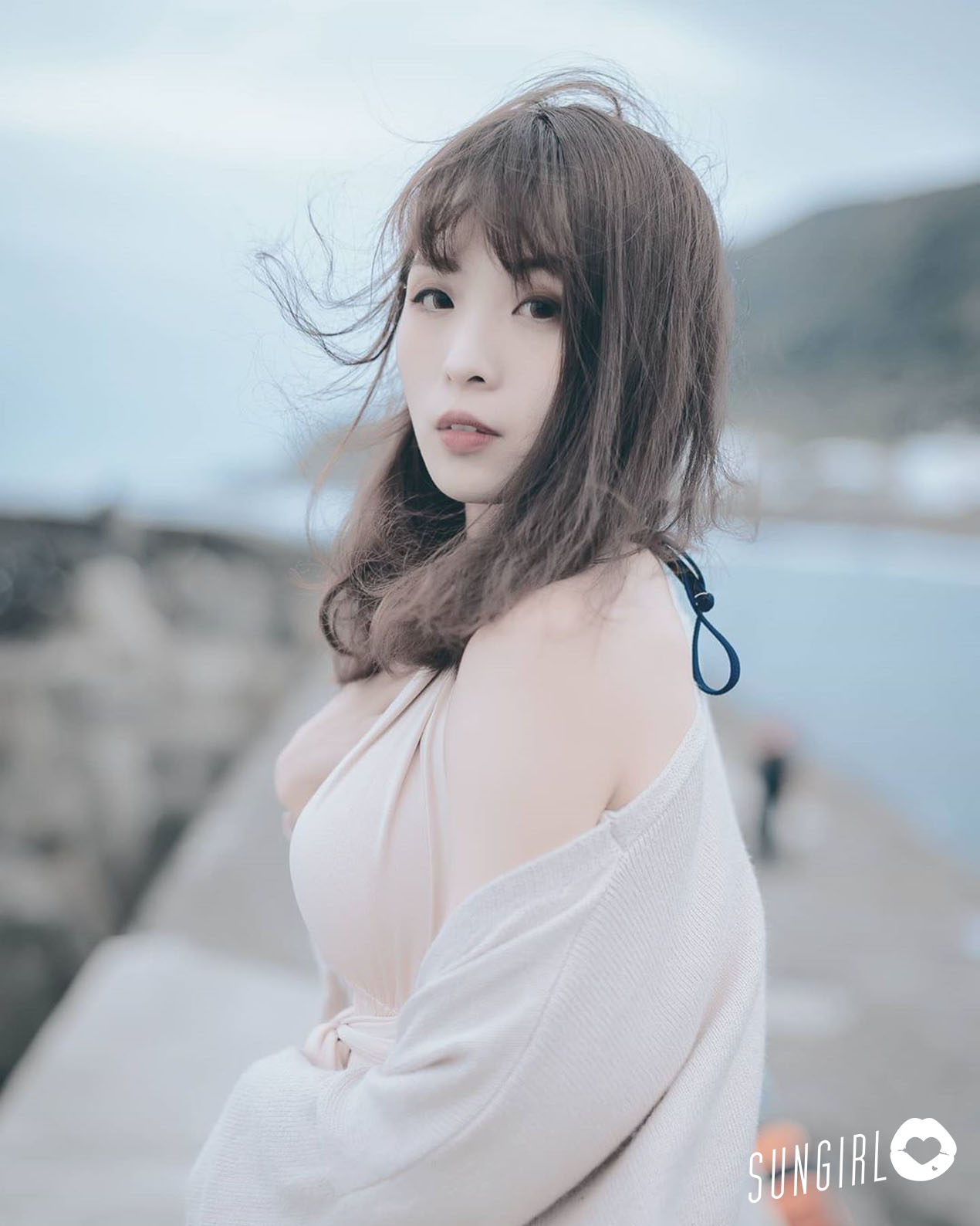 安安 ㄤㄤ、大尺度性感裸照 為福利粉絲社群險遭封鎖 - 美女圖 -