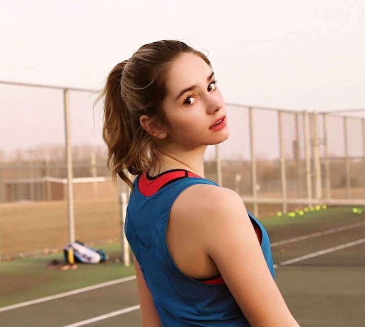 網球界「艾瑪華森」15歲初長成！仙女打球逆天大長腿 整個網壇轟動~Makenzie Raine 歐美美女