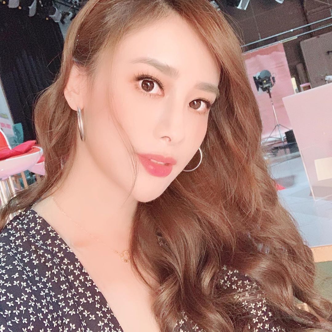 Rosie H.  女神級臉蛋+身材.....任人看了秒淪陷 - 美女圖 -