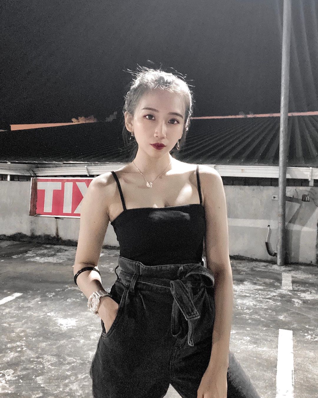 原來姐姐一直不笑 是因為戴牙套 欣妤 - 美女圖 -