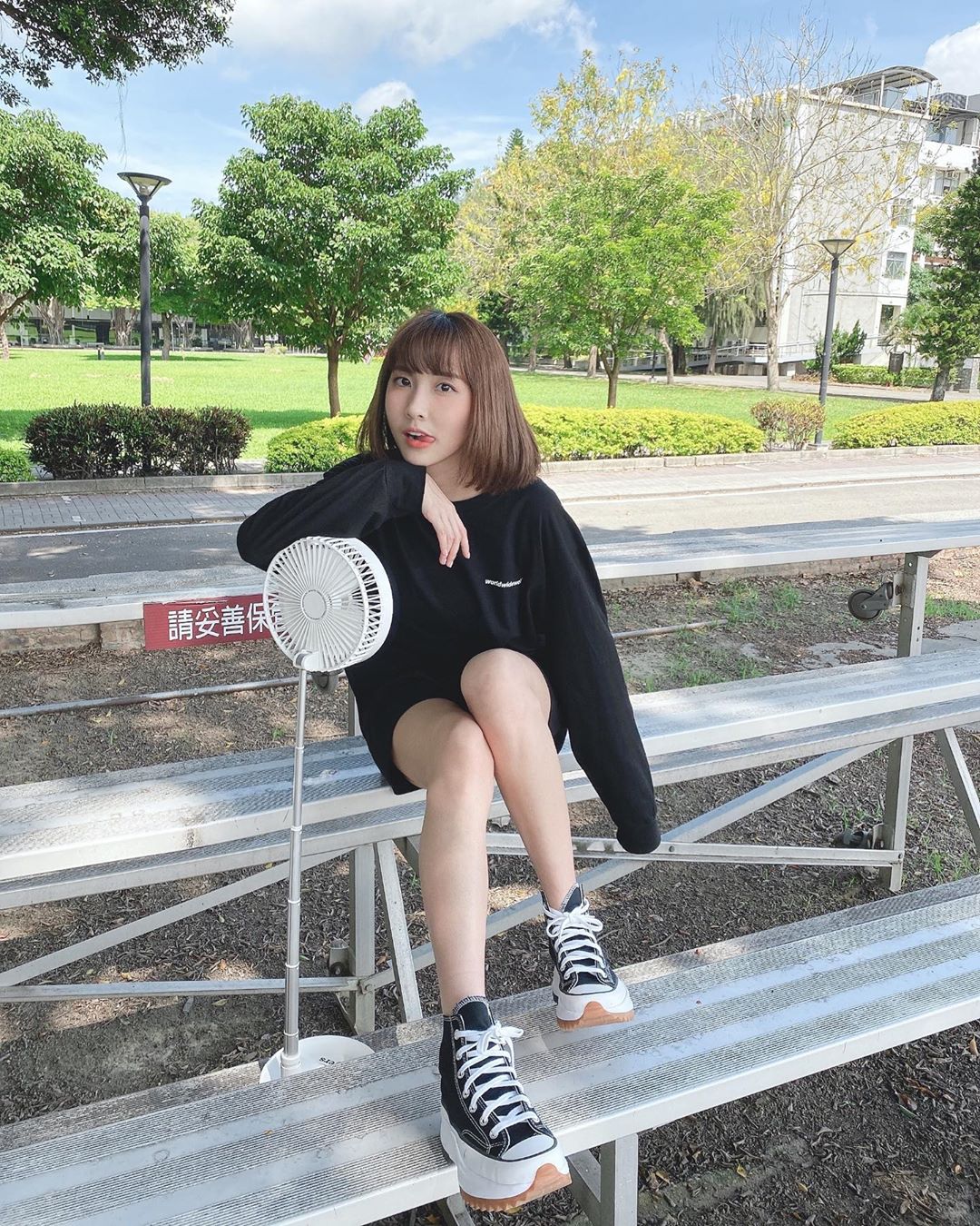 啦啦隊甜心粿粿  水汪汪的大眼讓人無法抗拒 - 美女圖 -
