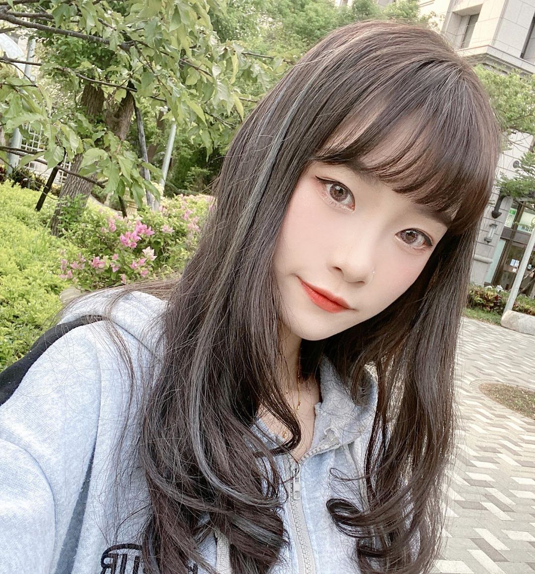 黎妹妹.Lizzy  稚嫩臉蛋超清新  網友一看超驚艷 - 美女圖 -