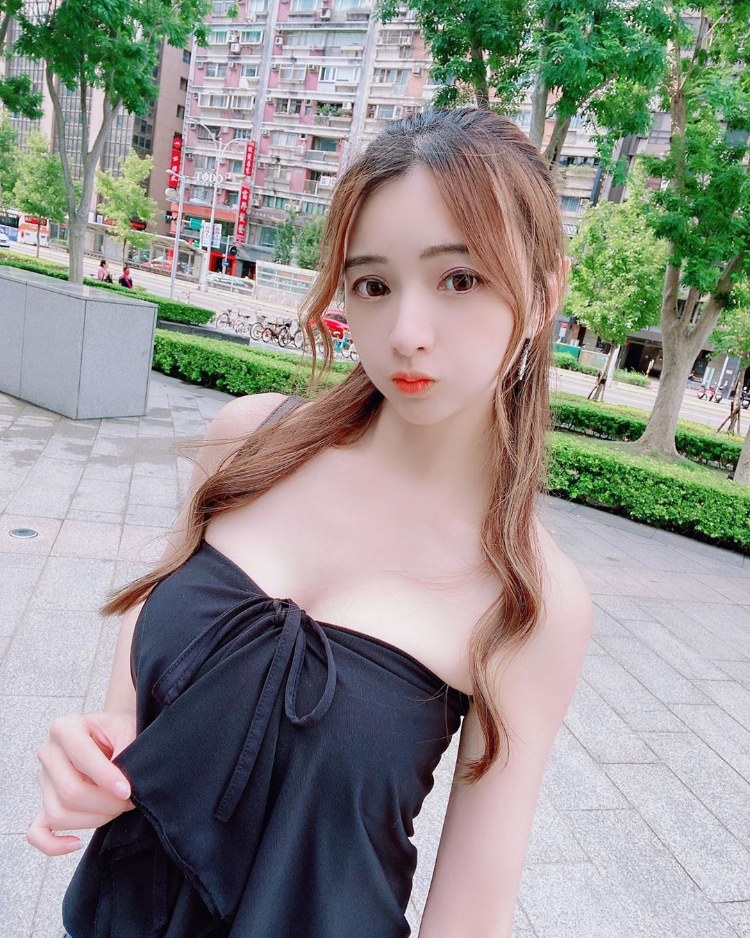 九頭身長腿美Model心玥  正面有夠兇！ - 美女圖 -