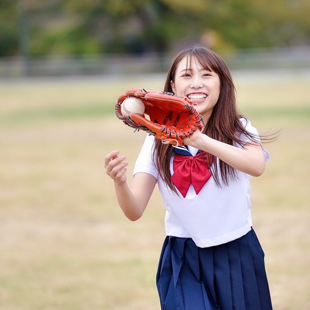 氣質出眾「天菜營養師」甜美笑容療癒人心　海灘解放「傲人巨峰」畫面超誘惑