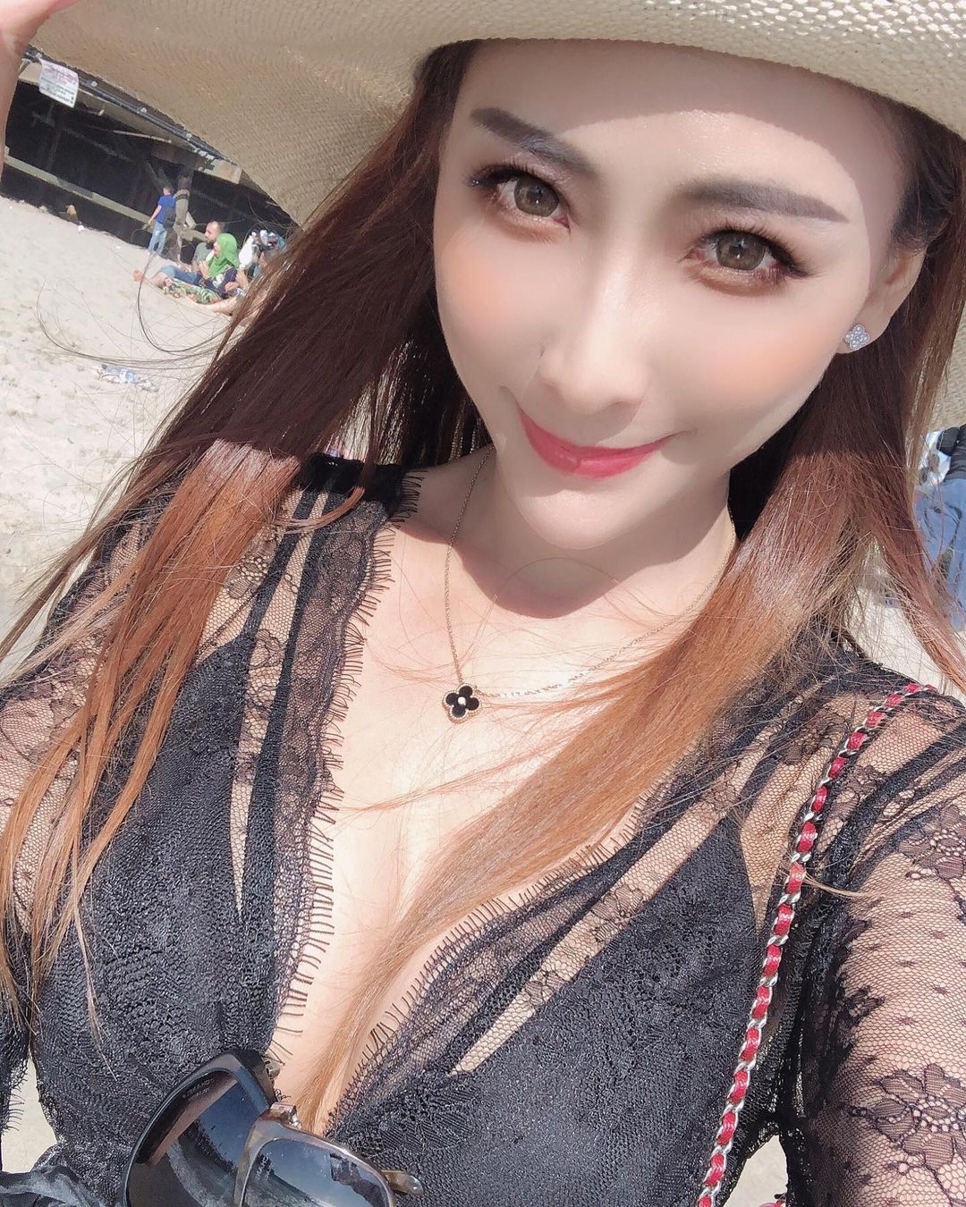 Carina  一身姣好身材  性感指數炸裂 - 美女圖 -