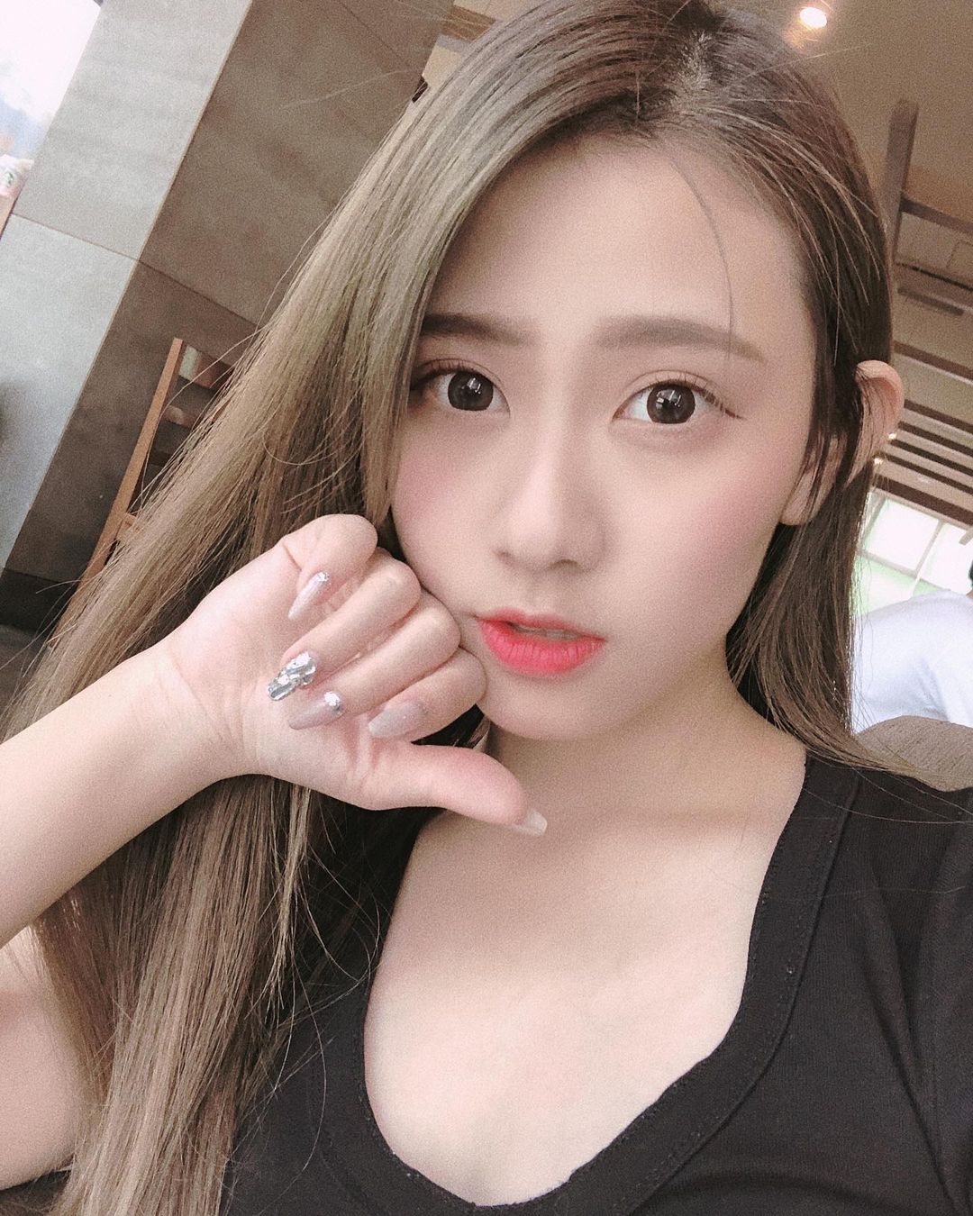 這位美女胖的是胸部 小胖 - 美女圖 -