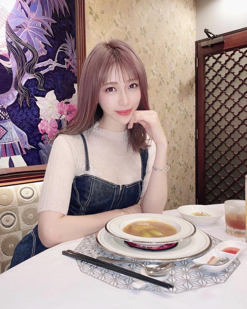 甜美櫻花妹「下水後表情讓人戀愛」，「甜甜笑容和養眼曲線」看了秒心動！