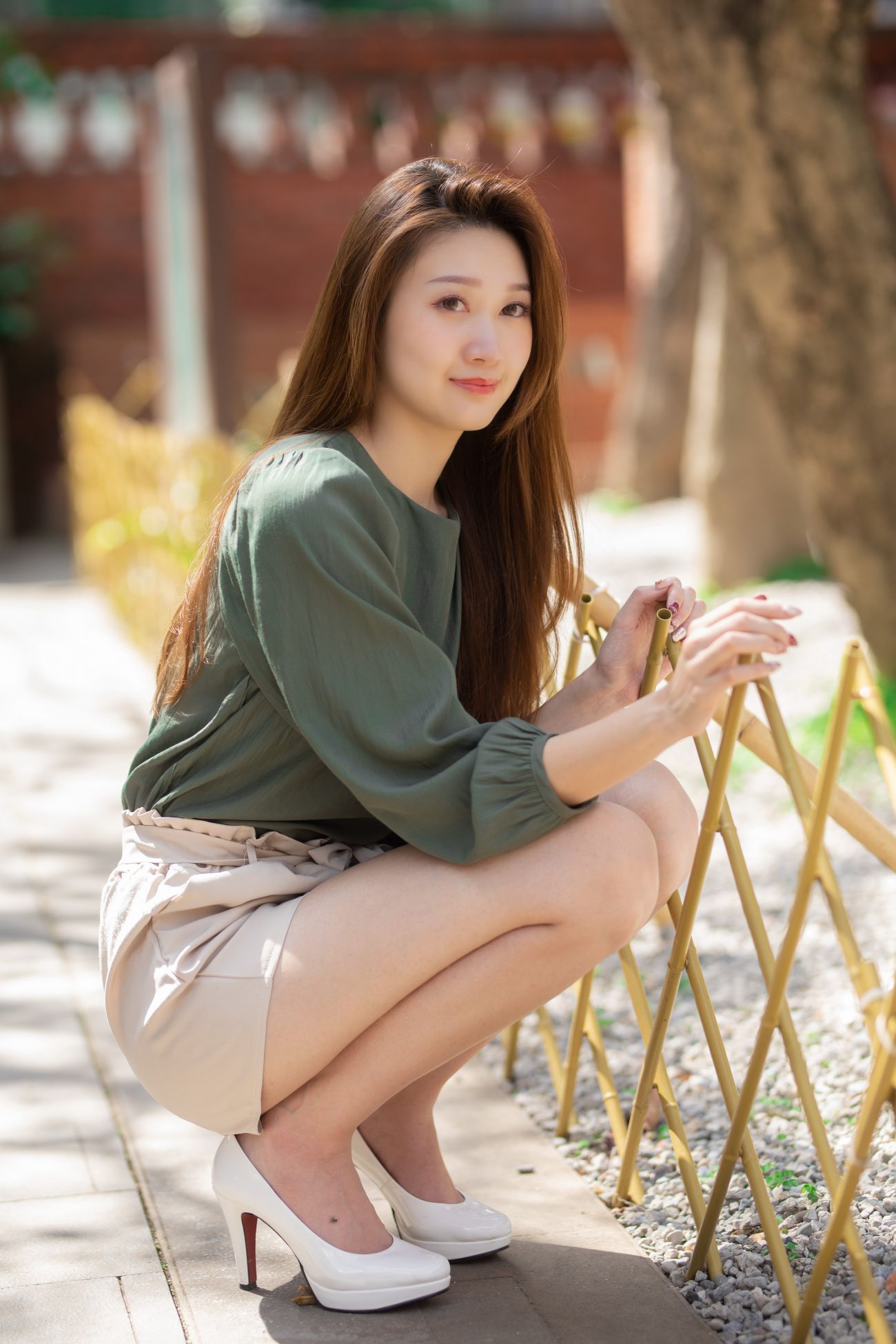 台灣腿模絲襪高跟鞋美腿外拍 劉美筠 短褲絲襪高跟美腿 2 [31P] - 貼圖 - 絲襪美腿 -