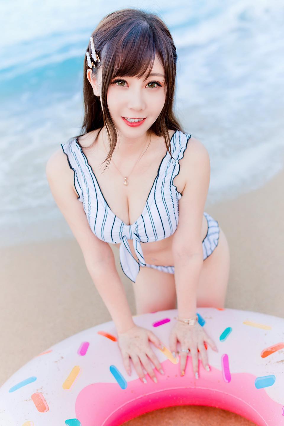 性感甜心「林兒」辣照福利來了！「F 杯雙峰」+「渾圓美尻」雙倍視覺享受