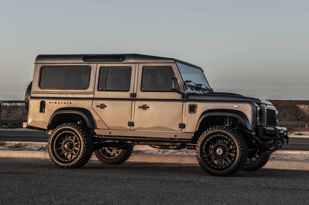 https___hk.hypebeast.com_files_2020_10_himalaya-summit-series-land-rover-defende.jpg
