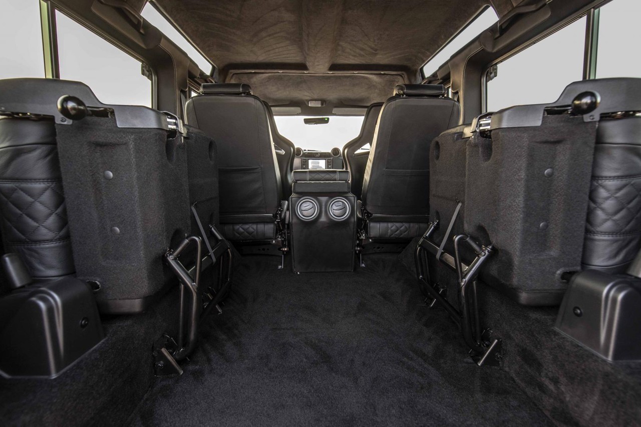 https___hk.hypebeast.com_files_2020_10_himalaya-summit-series-land-rover-defende.jpg