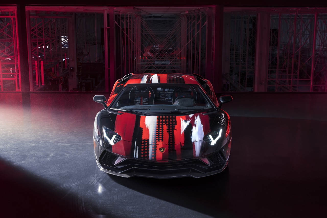 yohji-yamamoto-lamborghini-aventador-s-capsule-collaboration-7.jpg