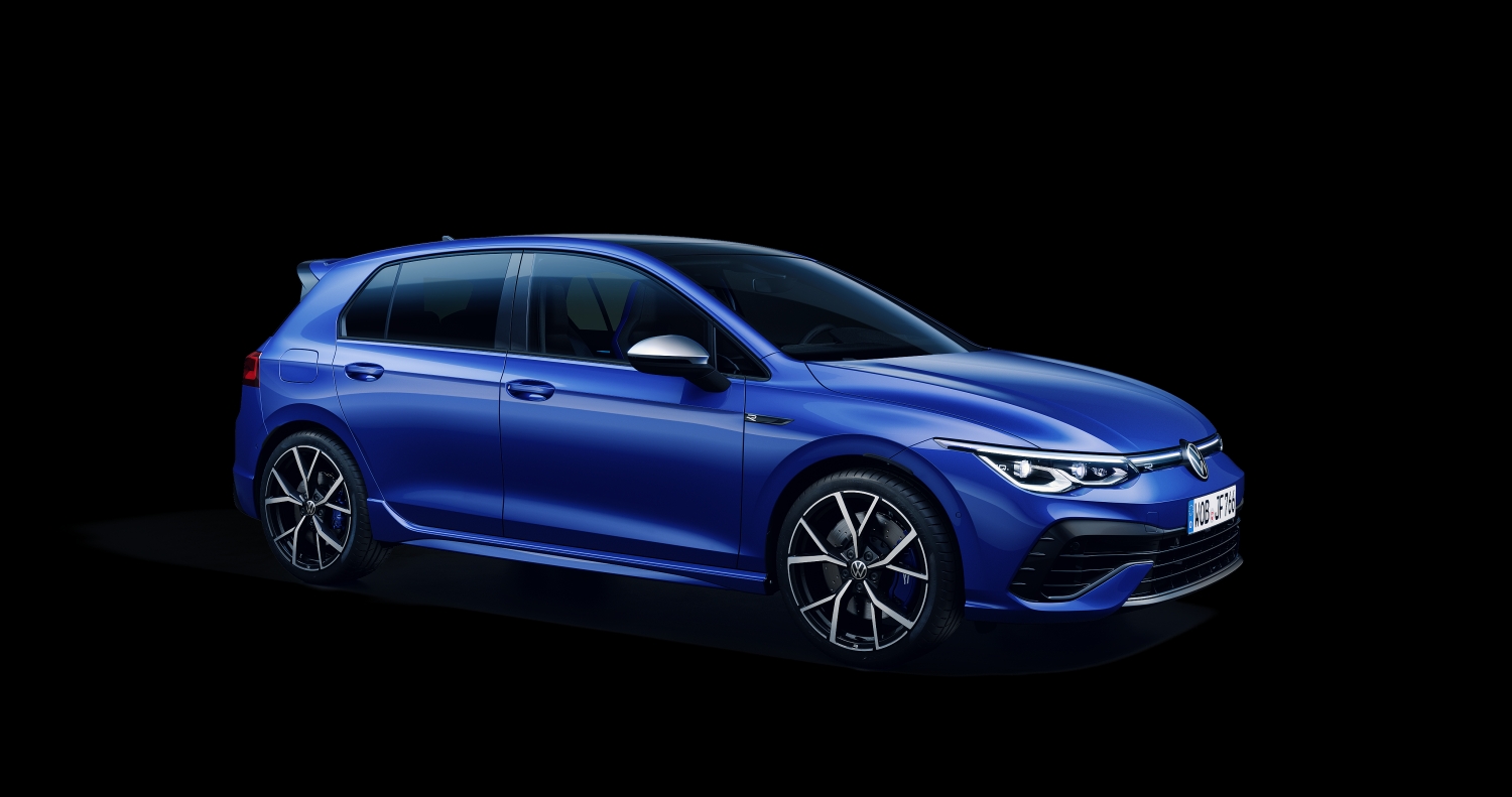 2022_Golf_R_European_model_shown-Small-12437.png