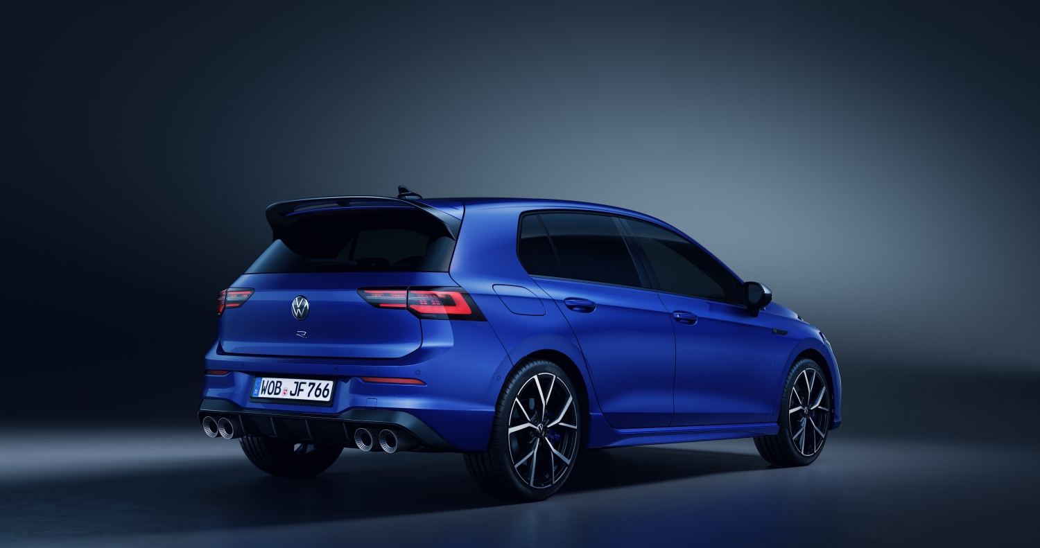 2022_Golf_R_European_model_shown-Small-12438.jpg