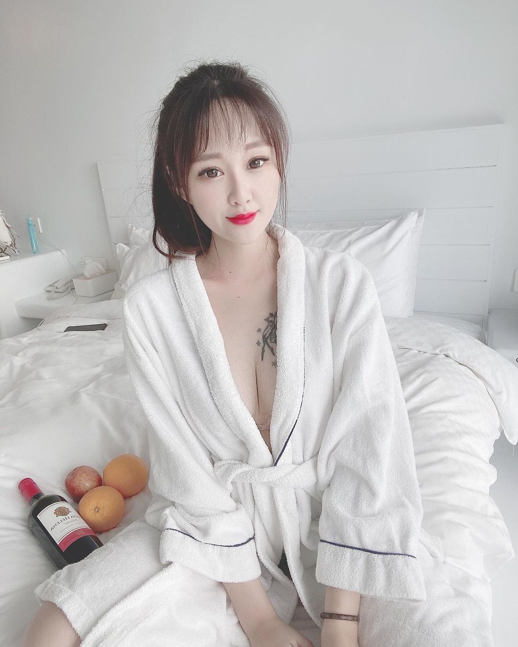 天生小可愛「維尼」胸前超吸睛 白嫩嫩的小公主其實很狂野？！