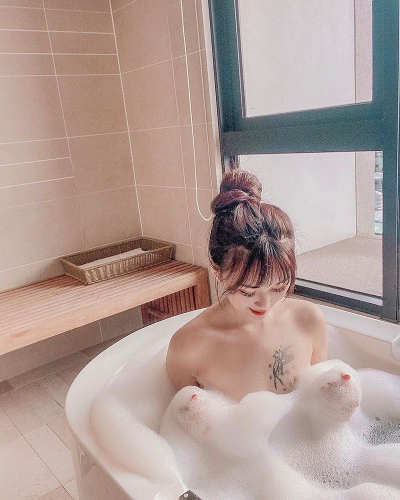 天生小可愛「維尼」胸前超吸睛 白嫩嫩的小公主其實很狂野？！