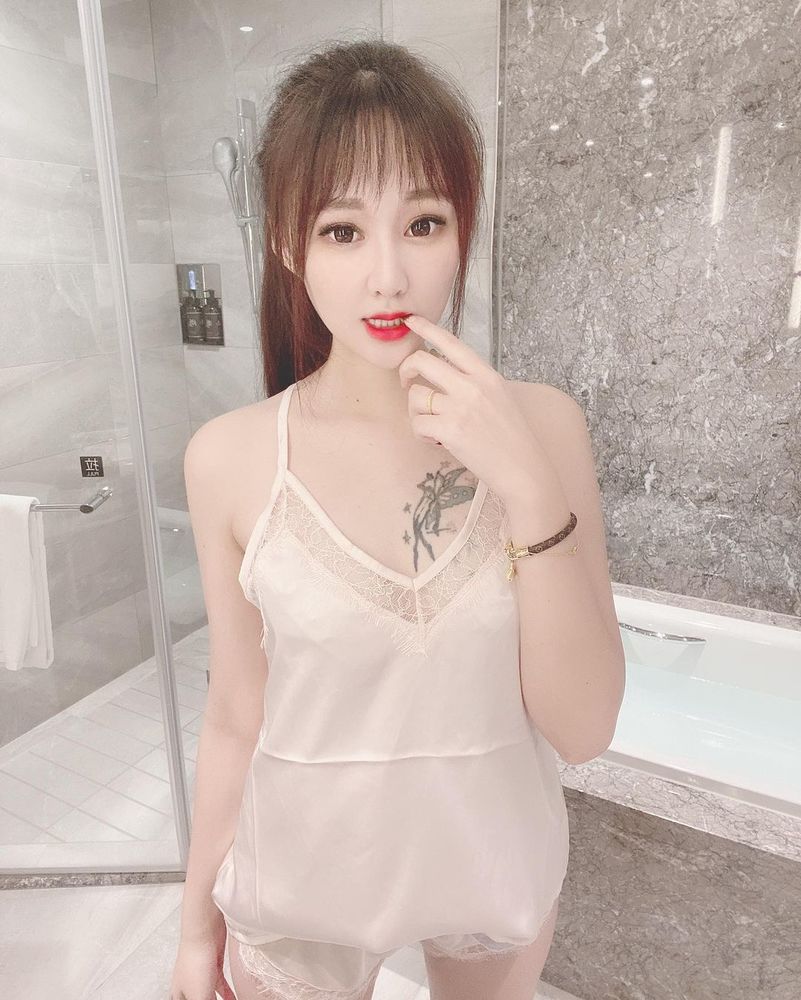 天生小可愛「維尼」胸前超吸睛 白嫩嫩的小公主其實很狂野？！