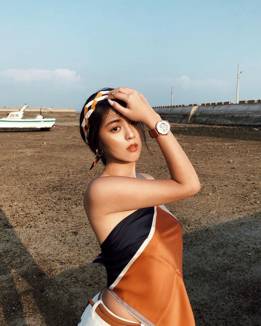 零死角小臉美人「呂尤」甜美陽光笑容加上超性感S曲線，一舉一動都充滿誘惑還有優雅