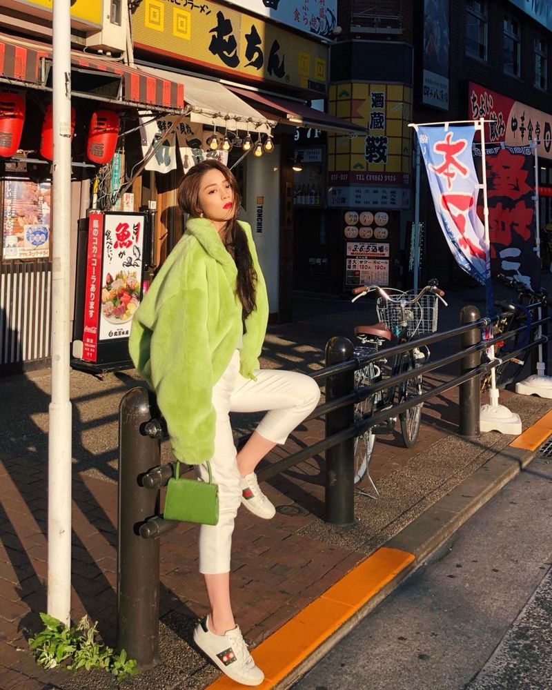 零死角小臉美人「呂尤」甜美陽光笑容加上超性感S曲線，一舉一動都充滿誘惑還有優雅