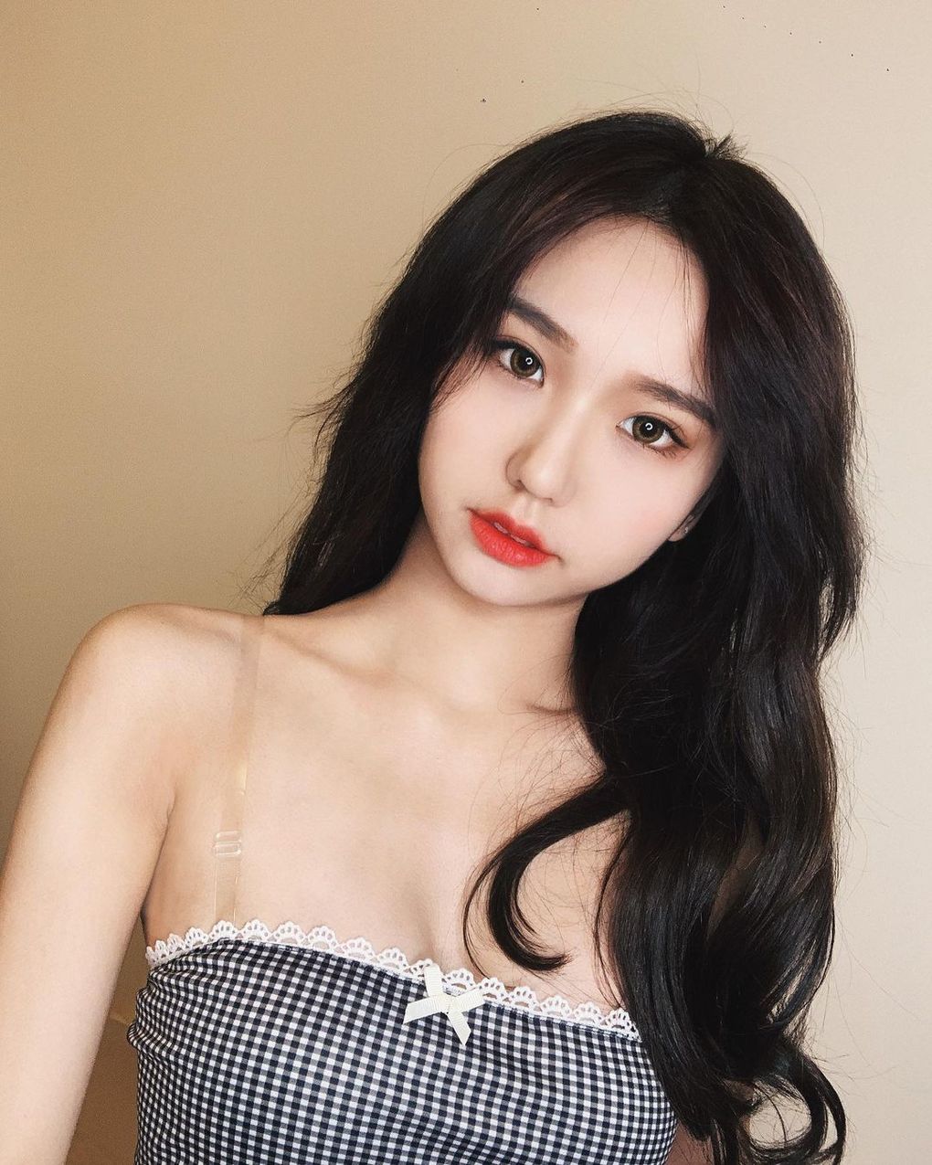 34D娃娃臉網紅尺度超大！「XX若隱若現」好害羞~小林兒