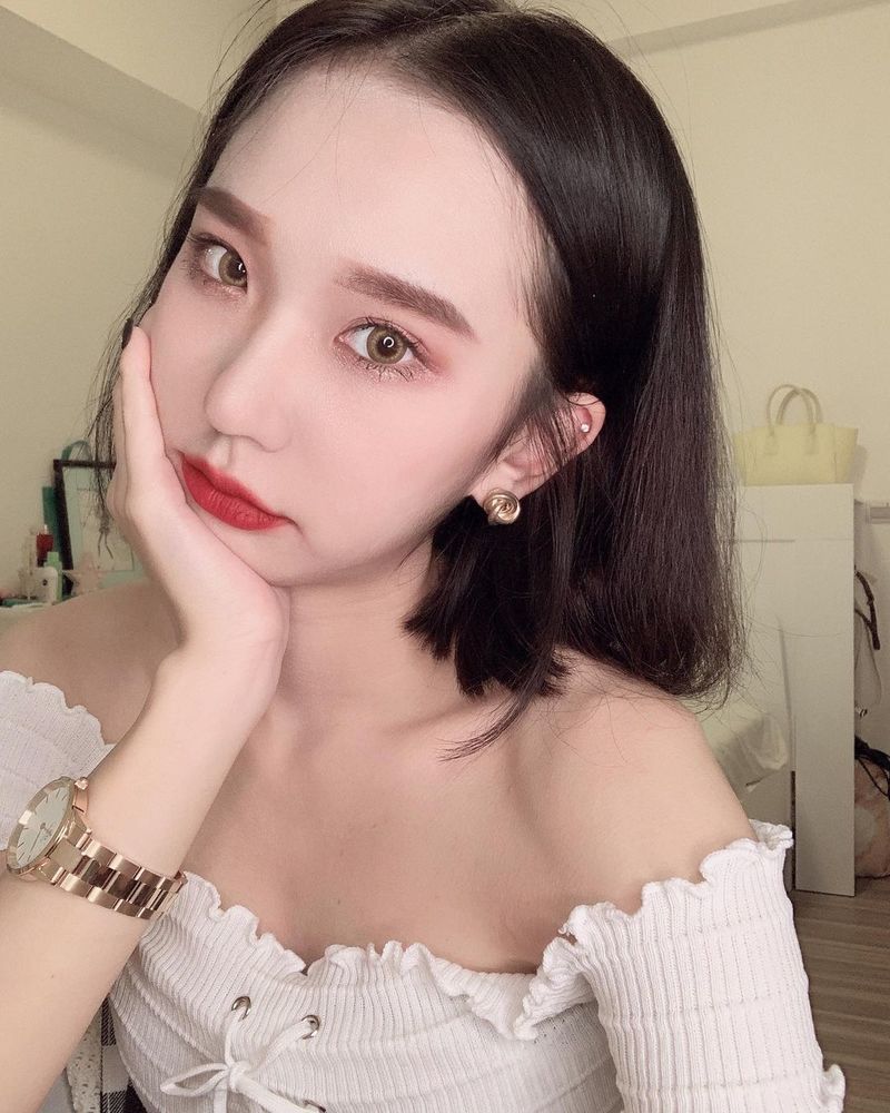 34D娃娃臉網紅尺度超大！「XX若隱若現」好害羞~小林兒