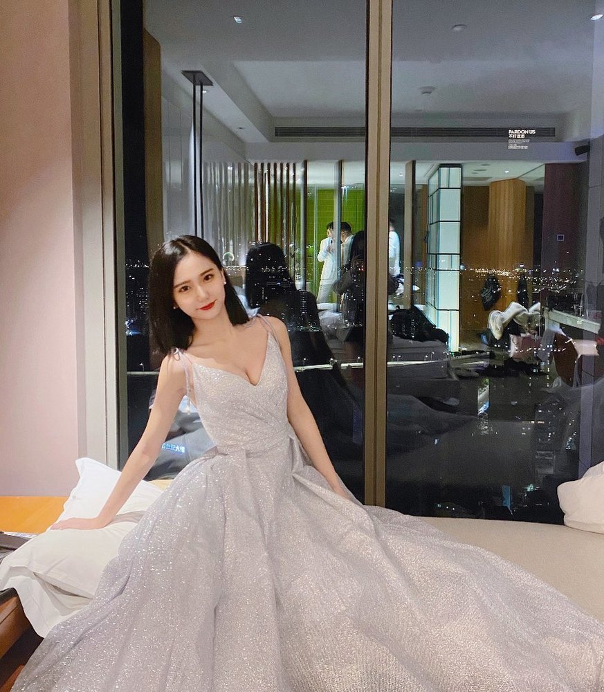 34D娃娃臉網紅尺度超大！「XX若隱若現」好害羞~小林兒