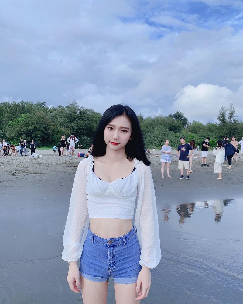 34D娃娃臉網紅尺度超大！「XX若隱若現」好害羞~小林兒