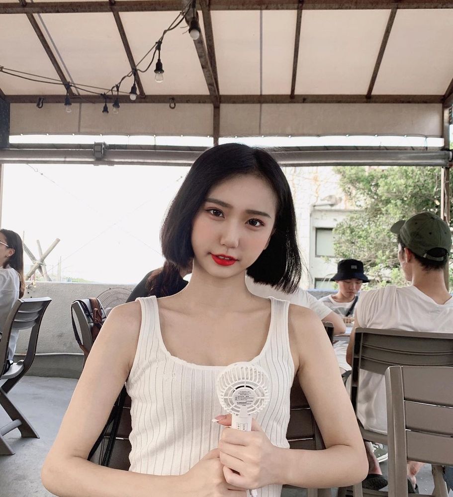 34D娃娃臉網紅尺度超大！「XX若隱若現」好害羞~小林兒