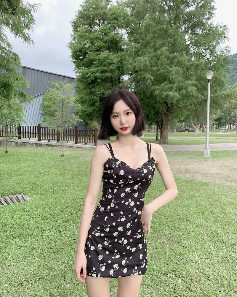 34D娃娃臉網紅尺度超大！「XX若隱若現」好害羞~小林兒