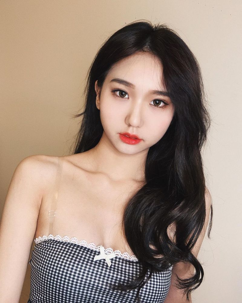 34D娃娃臉網紅尺度超大！「XX若隱若現」好害羞~小林兒