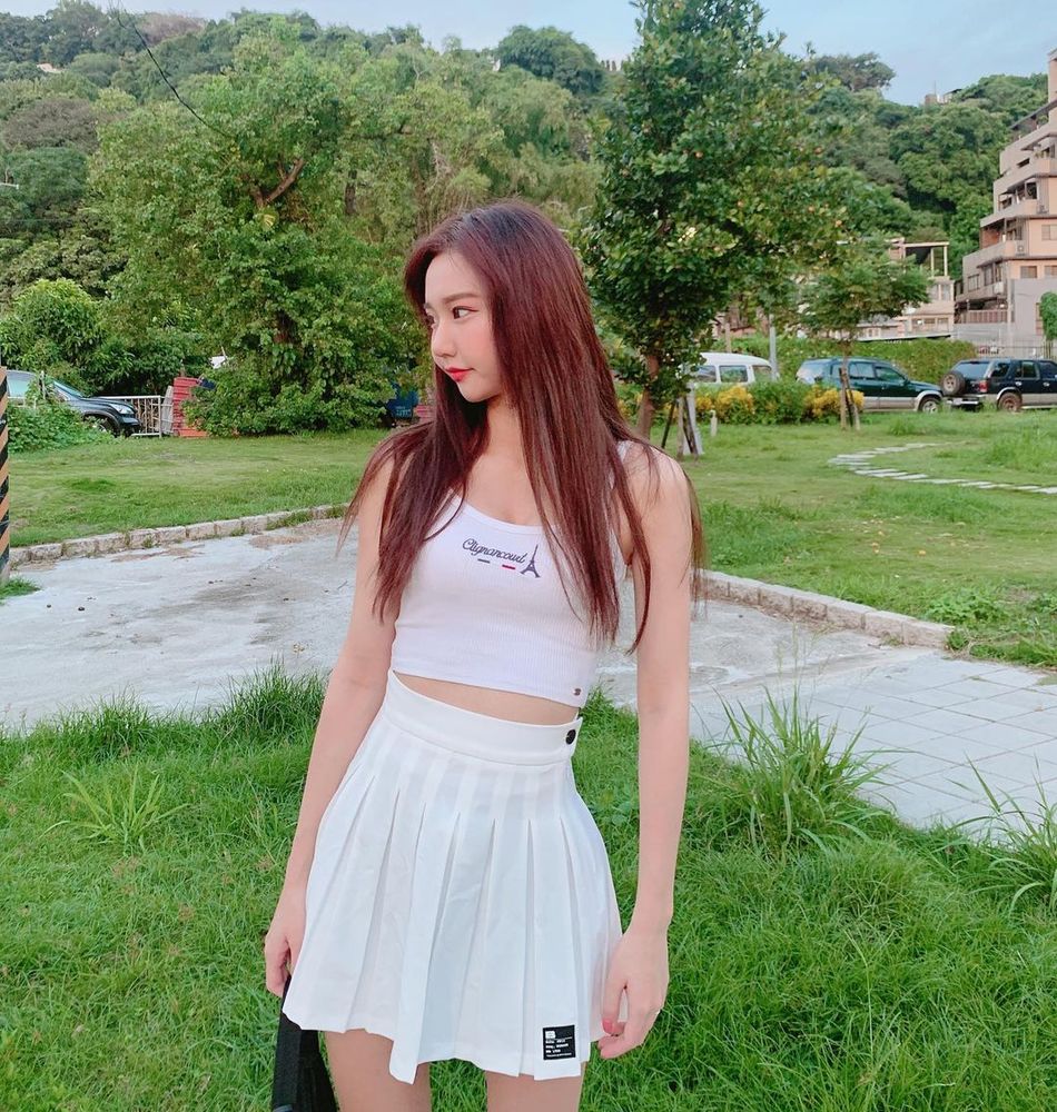 34D娃娃臉網紅尺度超大！「XX若隱若現」好害羞~小林兒