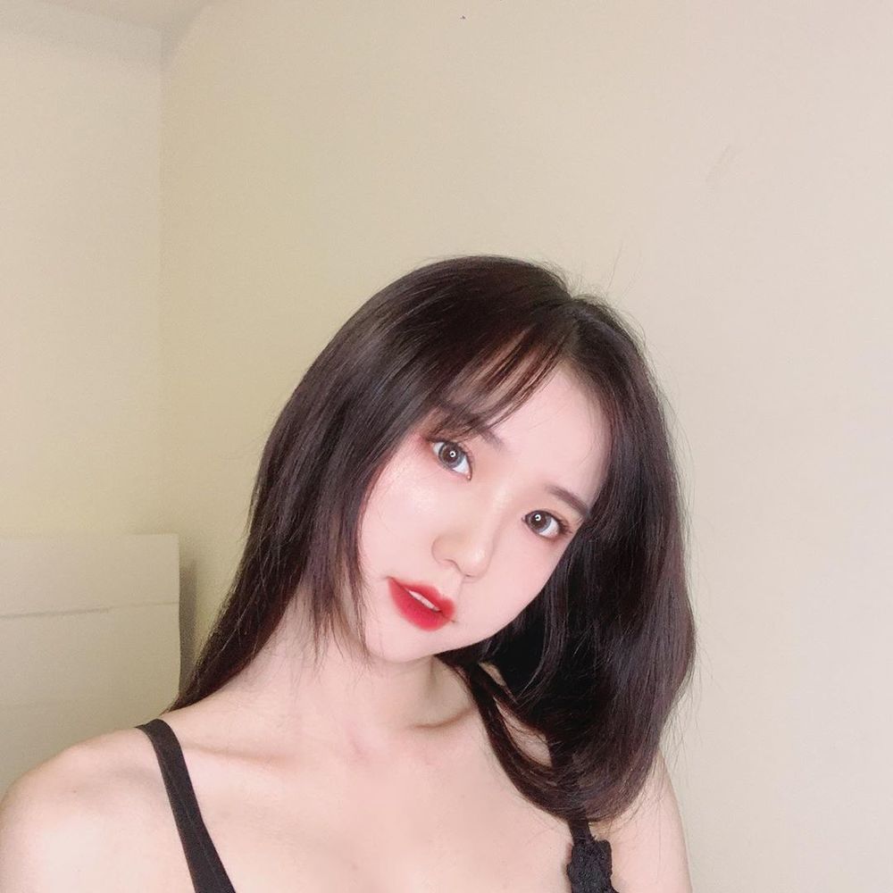 34D娃娃臉網紅尺度超大！「XX若隱若現」好害羞~小林兒