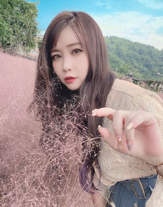 34D娃娃臉網紅尺度超大！「XX若隱若現」好害羞~小林兒