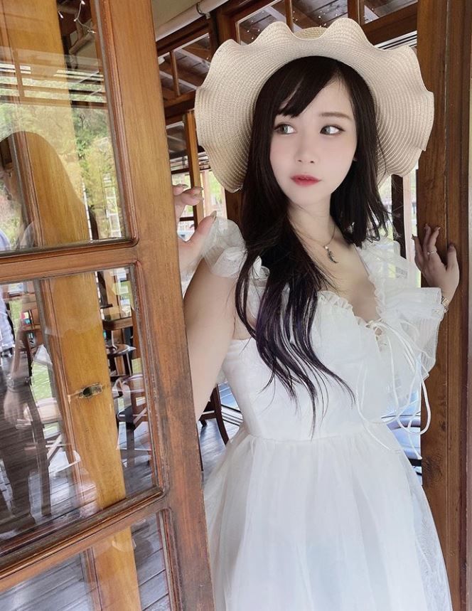 34D娃娃臉網紅尺度超大！「XX若隱若現」好害羞~小林兒