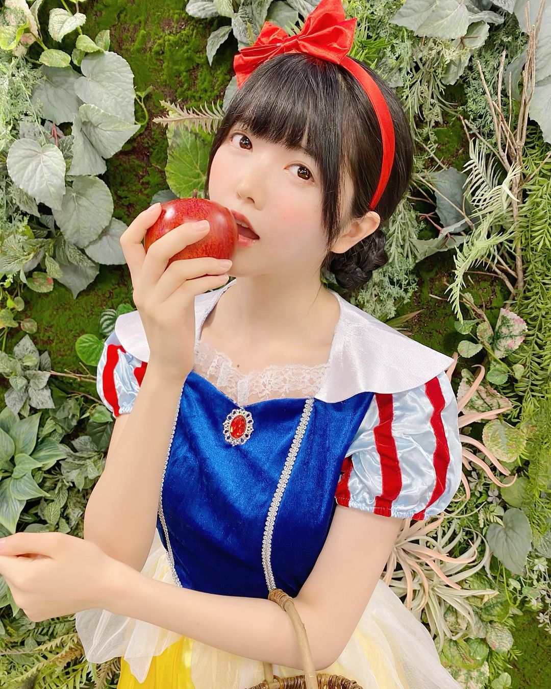 牛奶皮膚美少女《小野寺梓》，天菜臉蛋微露酥胸瞬間讓你戀愛中！ - 亞洲美女 -