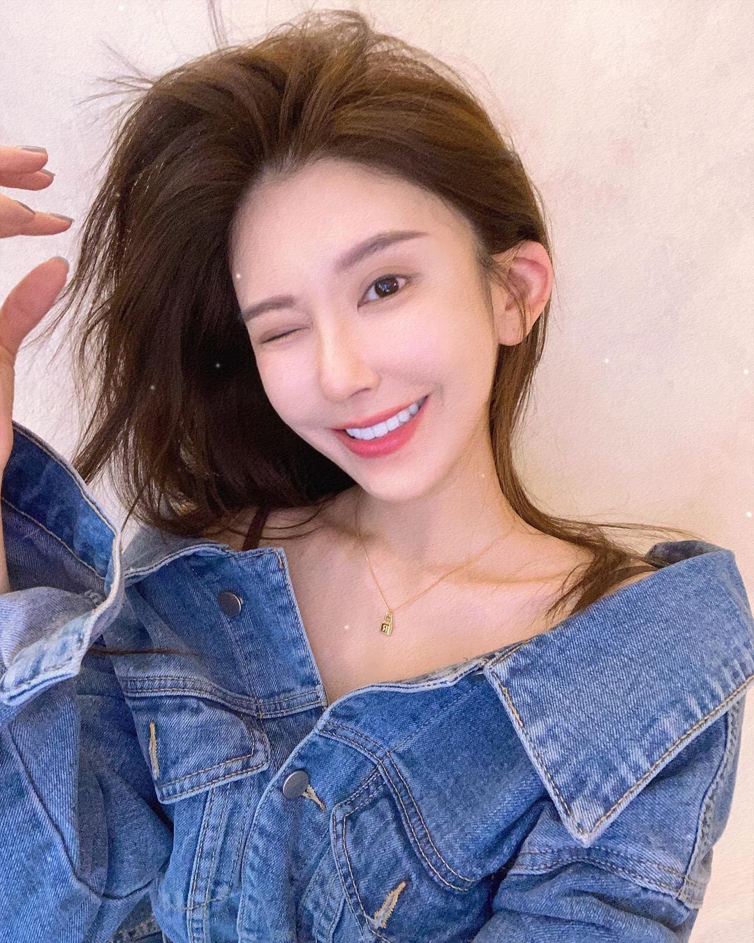 Rounian  超迷人雙眸電的人暈頭轉向 - 美女圖 -