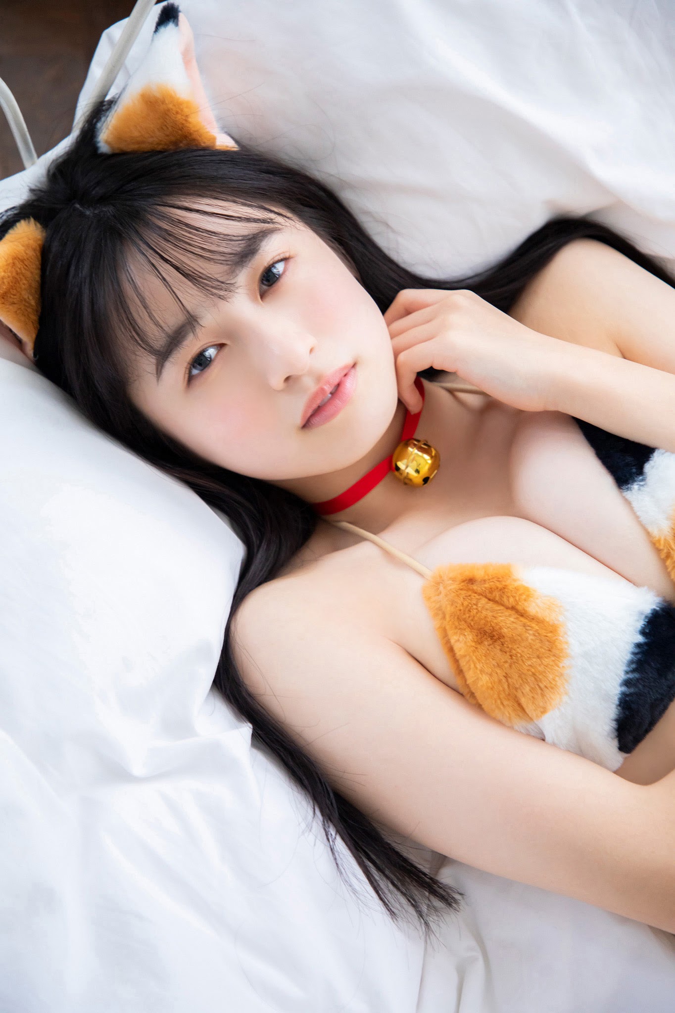好想認養這隻貓咪！女星「早川渚紗」148 cm 嬌小身體擁「E 波」能量！