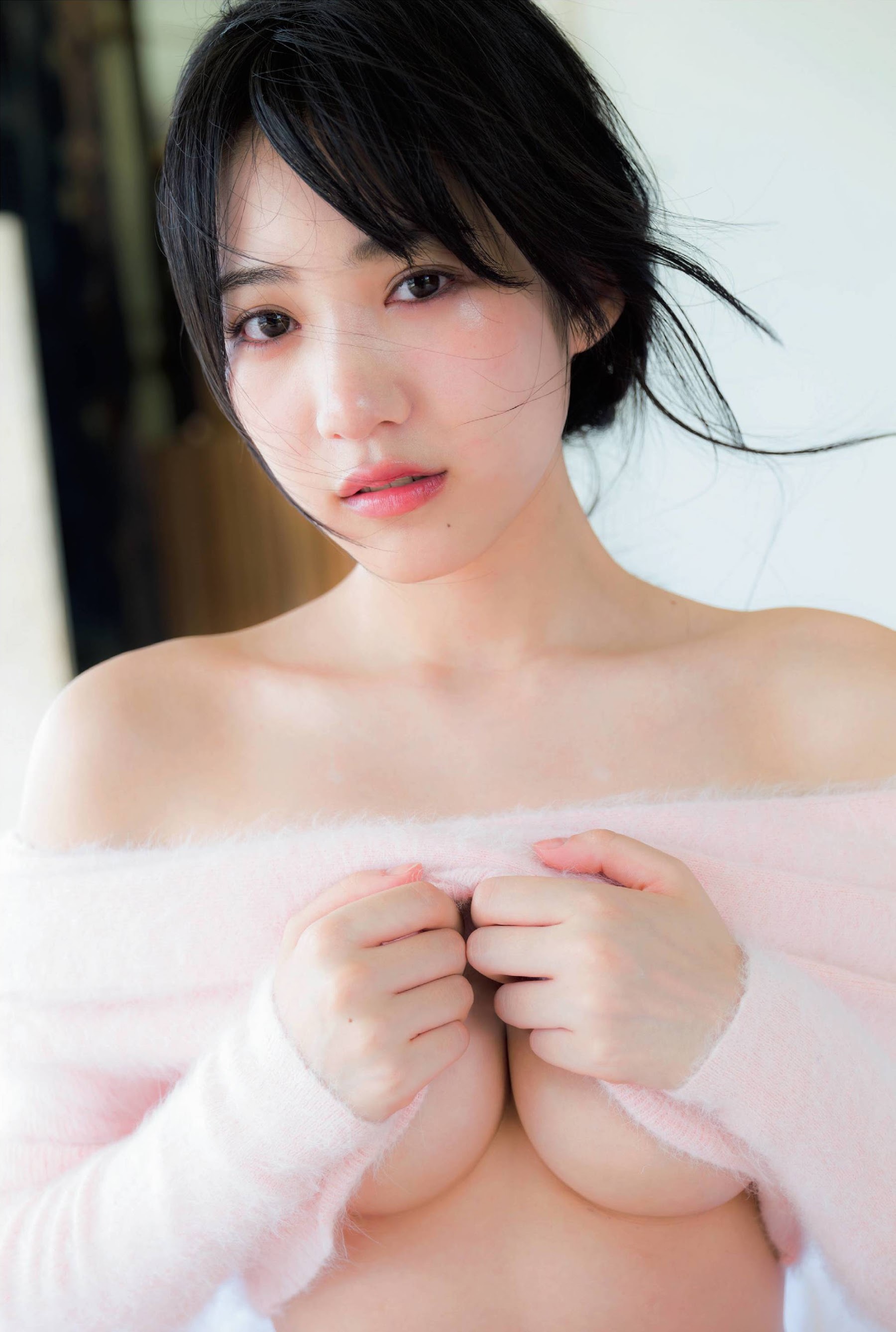 NMB48新一代乳神「橫野すみれ」中路大開外洩飽滿乳彈　魅惑表情不敢相信她才19歲