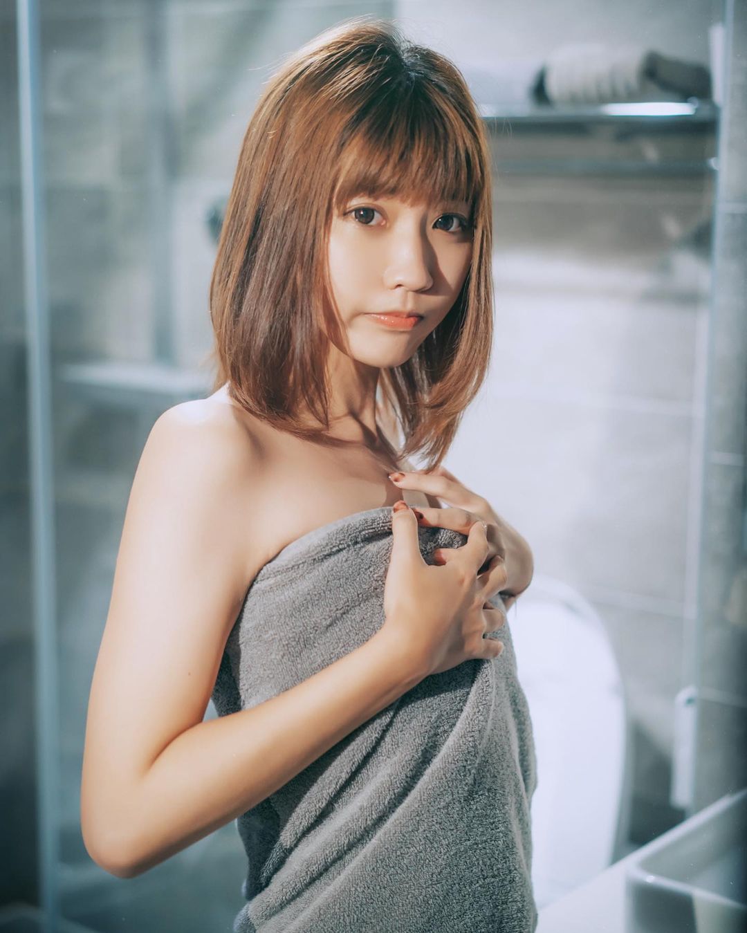 這反差讓人愛了！短髮妹「果果寶寶」臉蛋超甜萌  竟是「大尺度寫真」麻豆