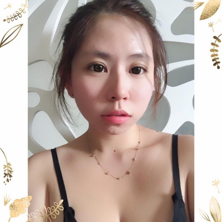 大奶+可愛臉蛋:護理師正妹均均辣炸翻天! - 美女圖 -