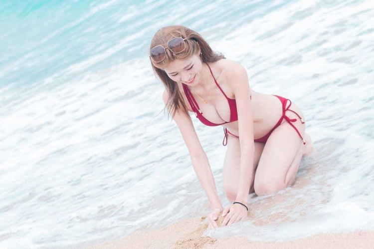 啦啦隊笑容擔當！維他命女神「甜美微笑+結實腹肌」滿滿活力：被療癒了~ - 美女圖 -