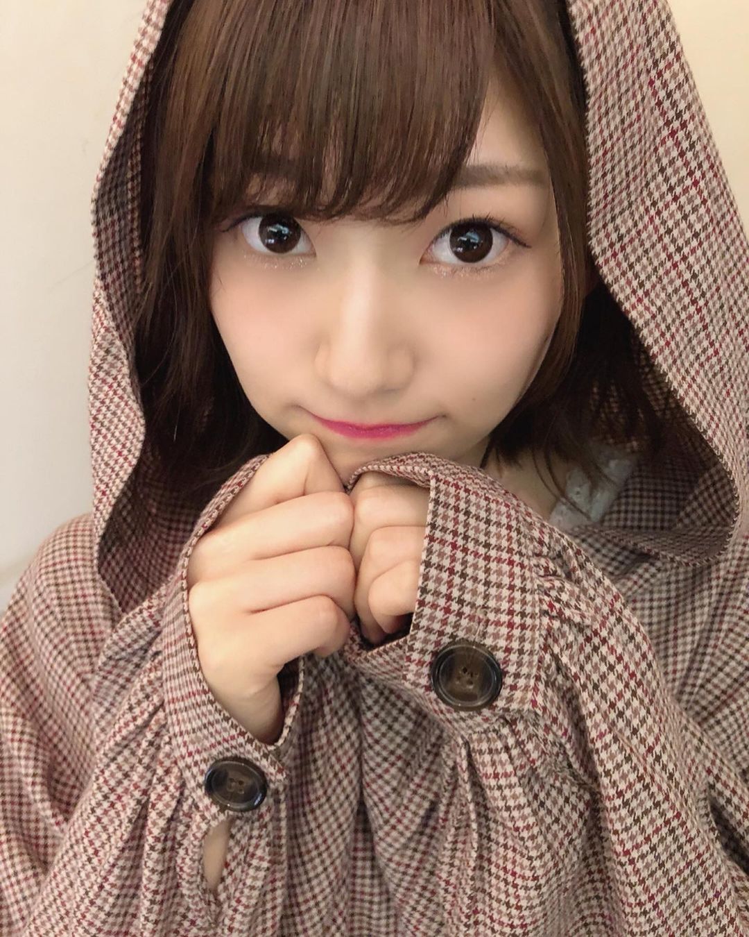 貓系少女「朝日花奈」甜美外型宛如初戀降臨　獨特「溫柔氣質」讓人難以抗拒