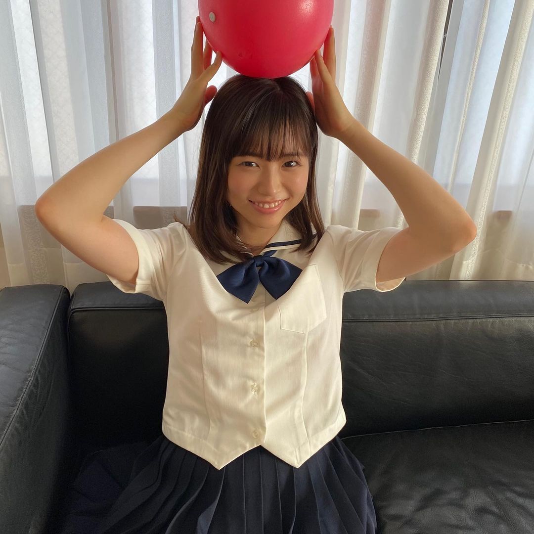巨乳白衣天使「鈴原りこ」飽滿F級乳彈嬌嫩欲滴　肉感十足「胴體曲線」色氣炸裂螢幕