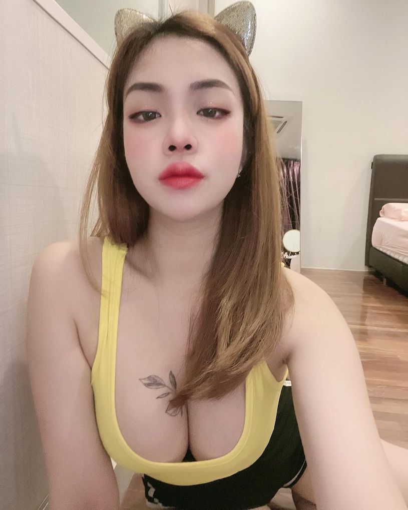 巨乳正妹Elva「素顏照超有誠意」，附帶兩顆渾圓大乳球！