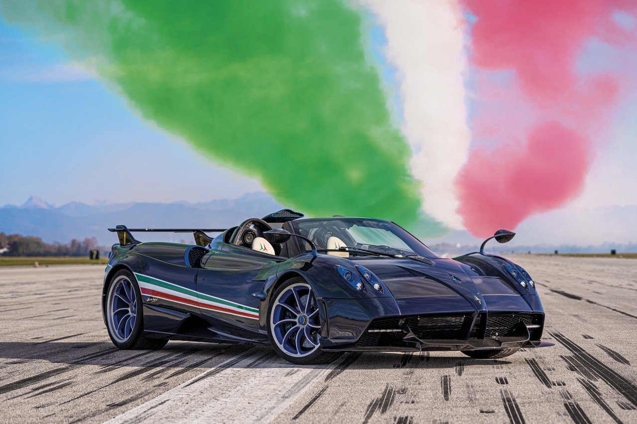 https___hk.hypebeast.com_files_2020_12_pagani-huayra-tricolore-italian-air-force.jpg